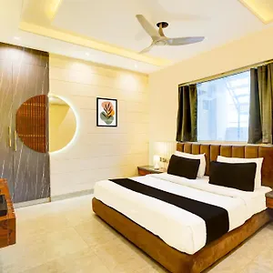 **** Hotel Tej Internationl Near Delhi Airport India