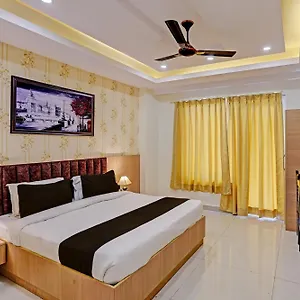 **** Hotel Prime Plaza Tark Delhi Airport India